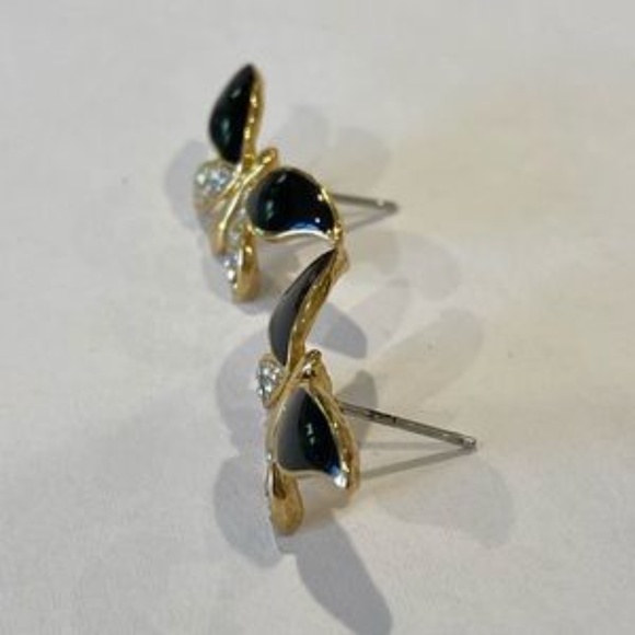 NWOT Onyx Gold Diamond butterfly Stud Earrings - Picture 6 of 9